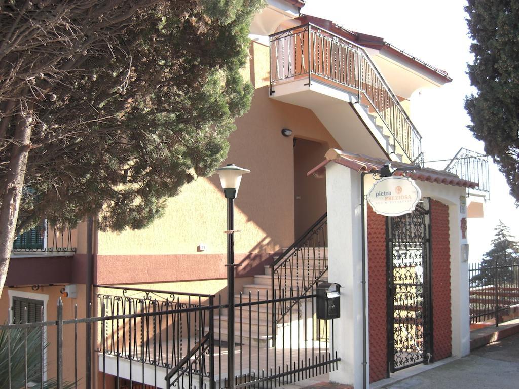 Les Bijoux Apartments Pietra Ligure Zimmer foto